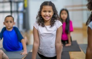 7 Simple Stretches for Families - New Horizon Academy